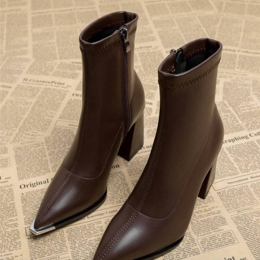 Cap toed minimalist boots